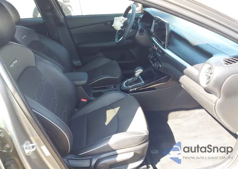 2022 Kia Forte Gt-Line z USA, uszkodzony, nr VIN 3KPF54AD5NE453470